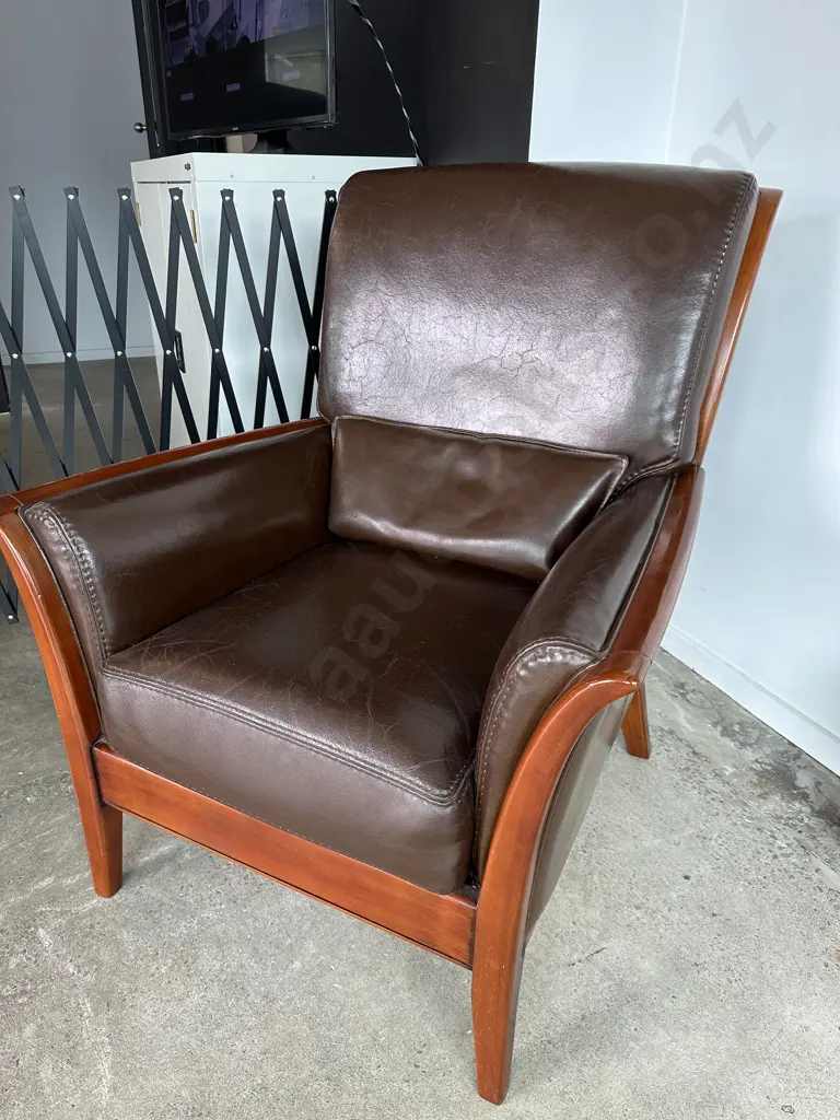 Italian leather chair Image 1++