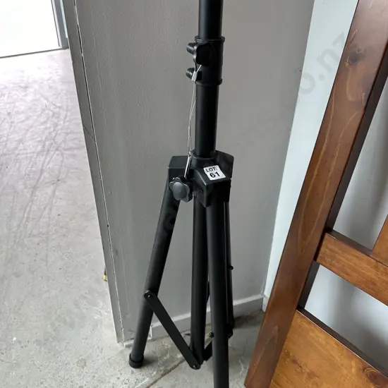tripod stand
