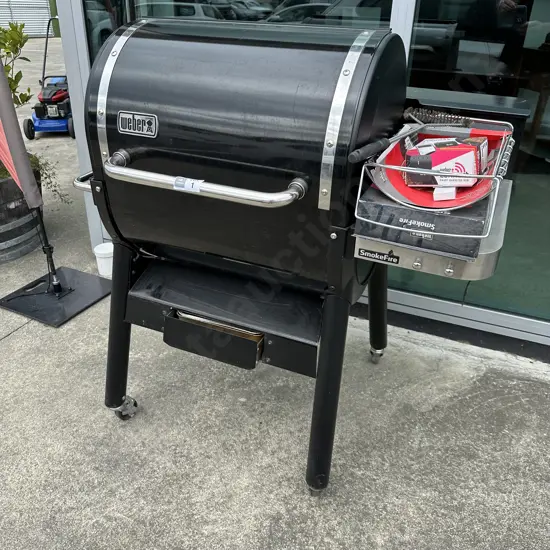 Weber electric SMOKEFIRE - excellent condition