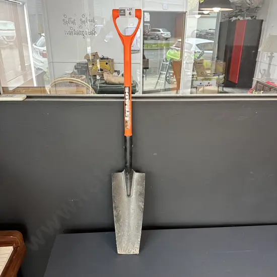 Atlas trenching spade