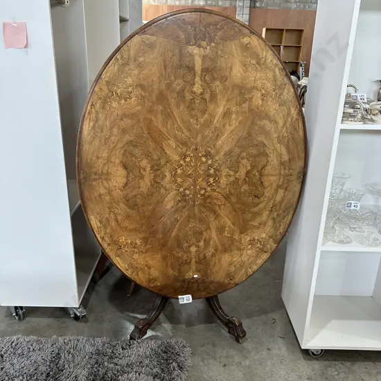 Lou table plus 4 chairs