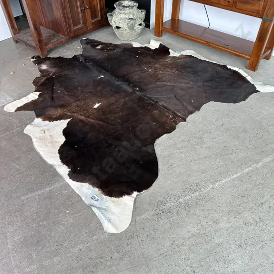 Large cow hide