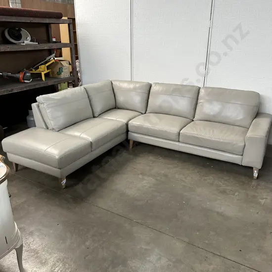 Corner leather lounge suite - excellent condition