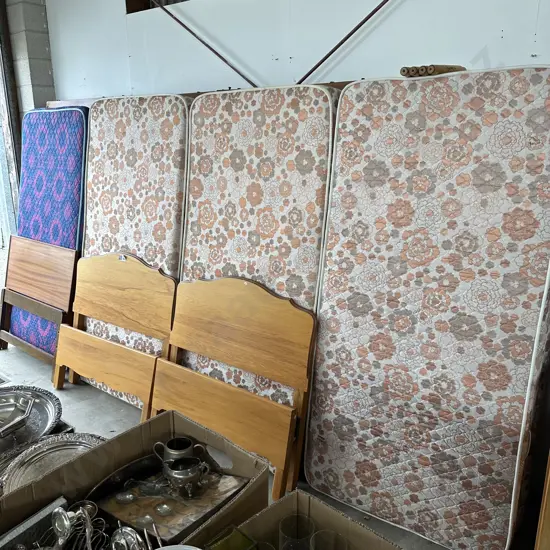 4 x single beds (3 wirewove)