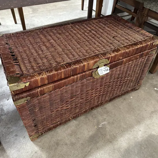 wicker blanket box