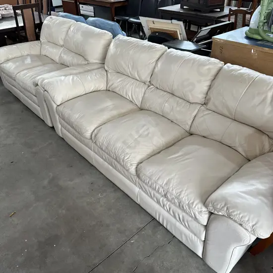 2pc leather lounge suite