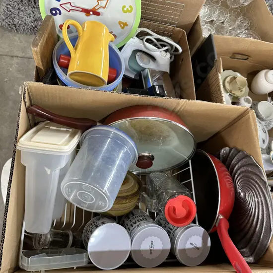 2 boxes kitchenware