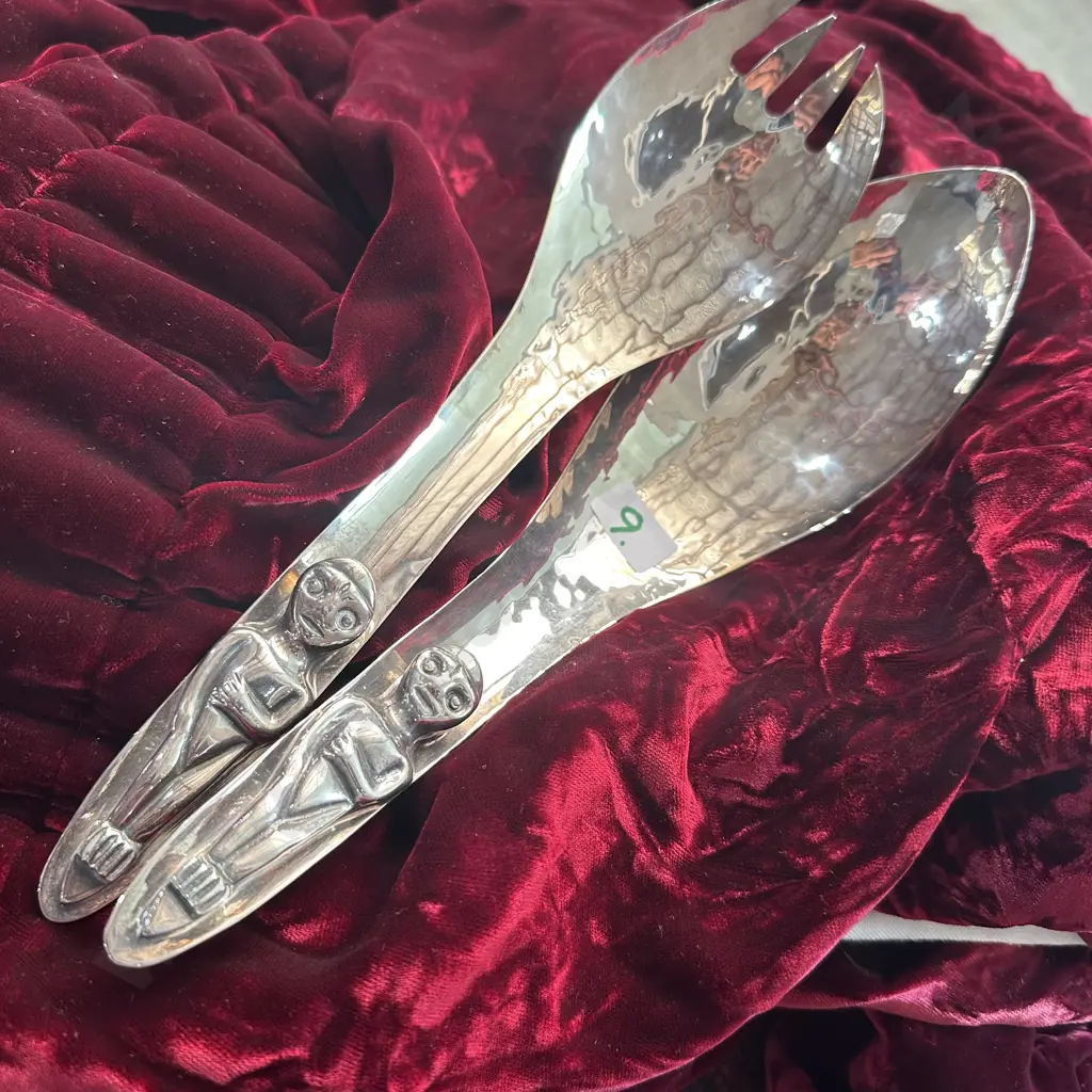 Pr of British Colombian servers Image 1++