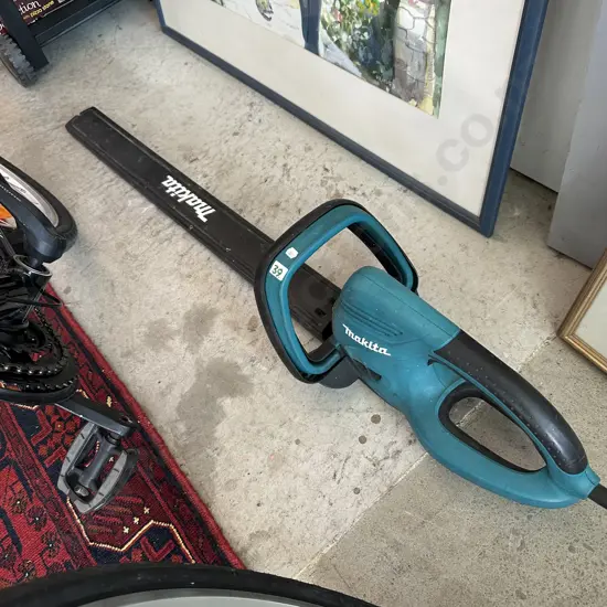 Makita long bar electric hedge trimmer