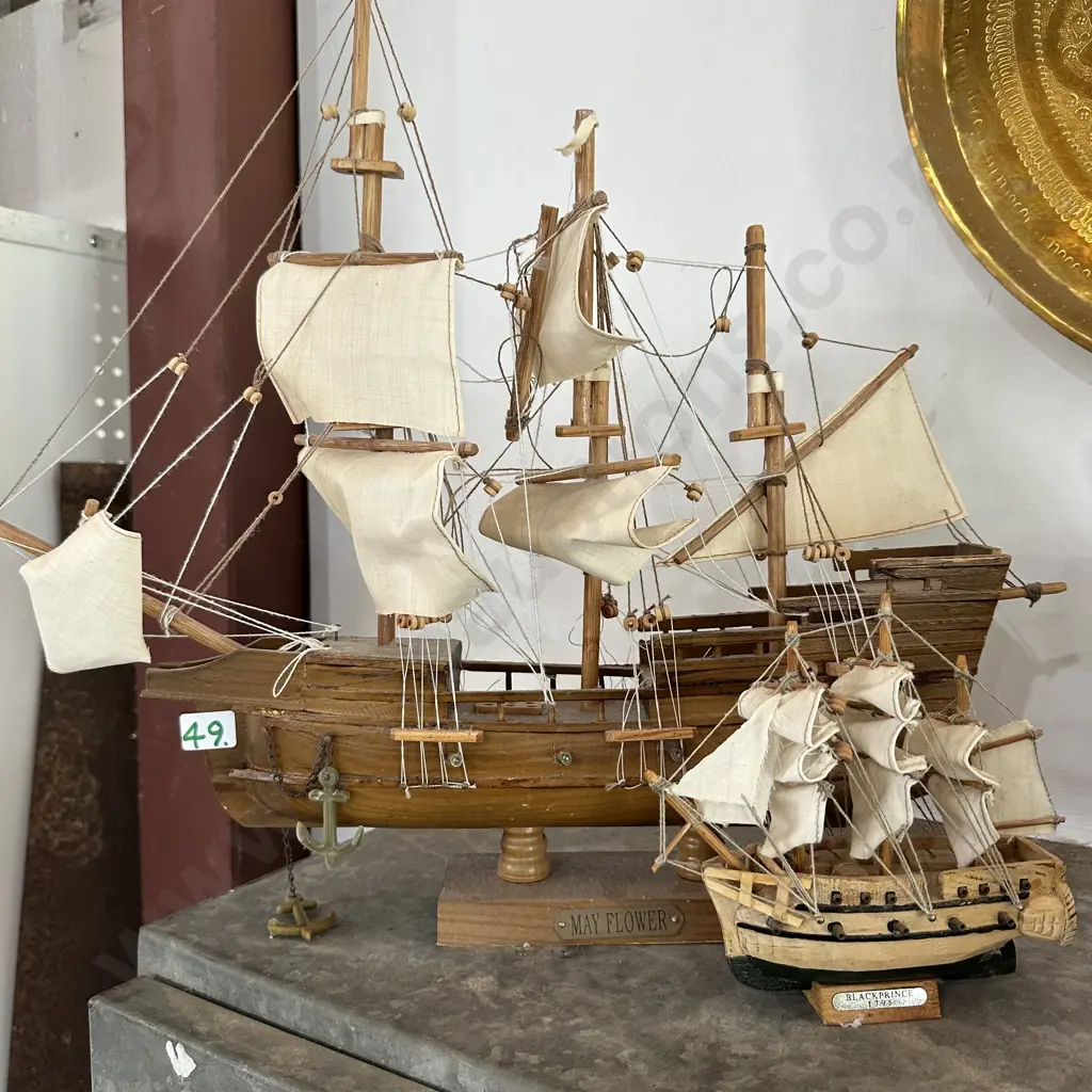2 model ships Image 1++