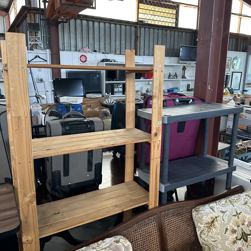 wooden shelf and plastic shelf missing 1 foot Image 1++