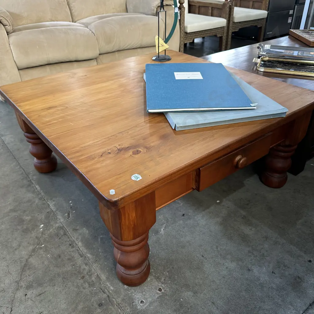 solid Rimu square coffee table Image 1++