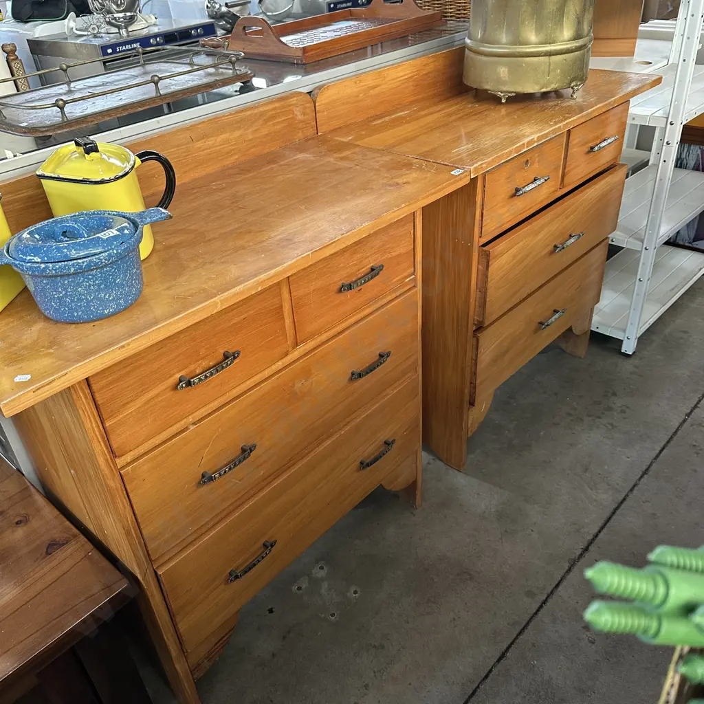 2 Rimu chest drawers Image 1++