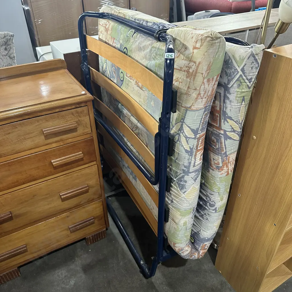 roll away bed Image 1++