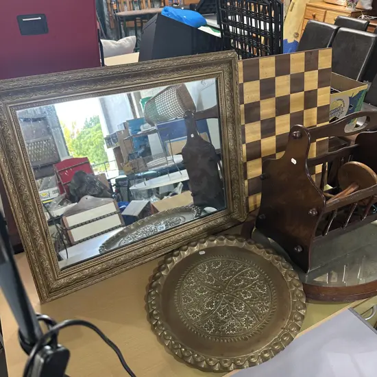 mirrors, brassware, chess board etc