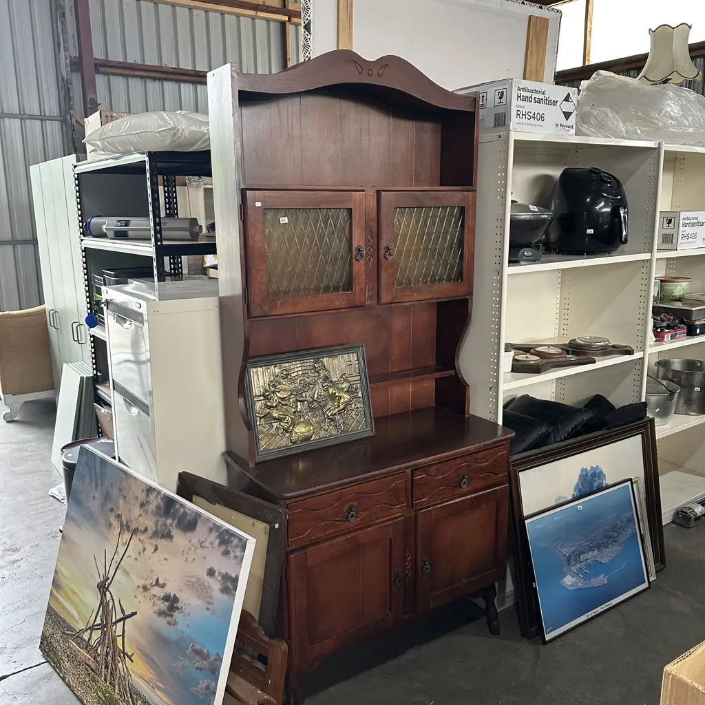 hutch dresser Image 1++