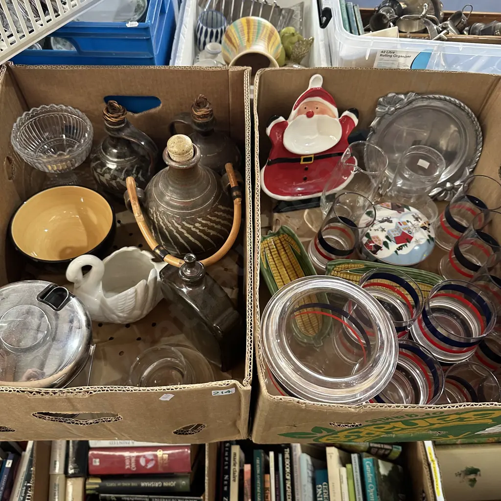 Two boxes pottery items, swan and sweetcorn plates etc. Image 1++
