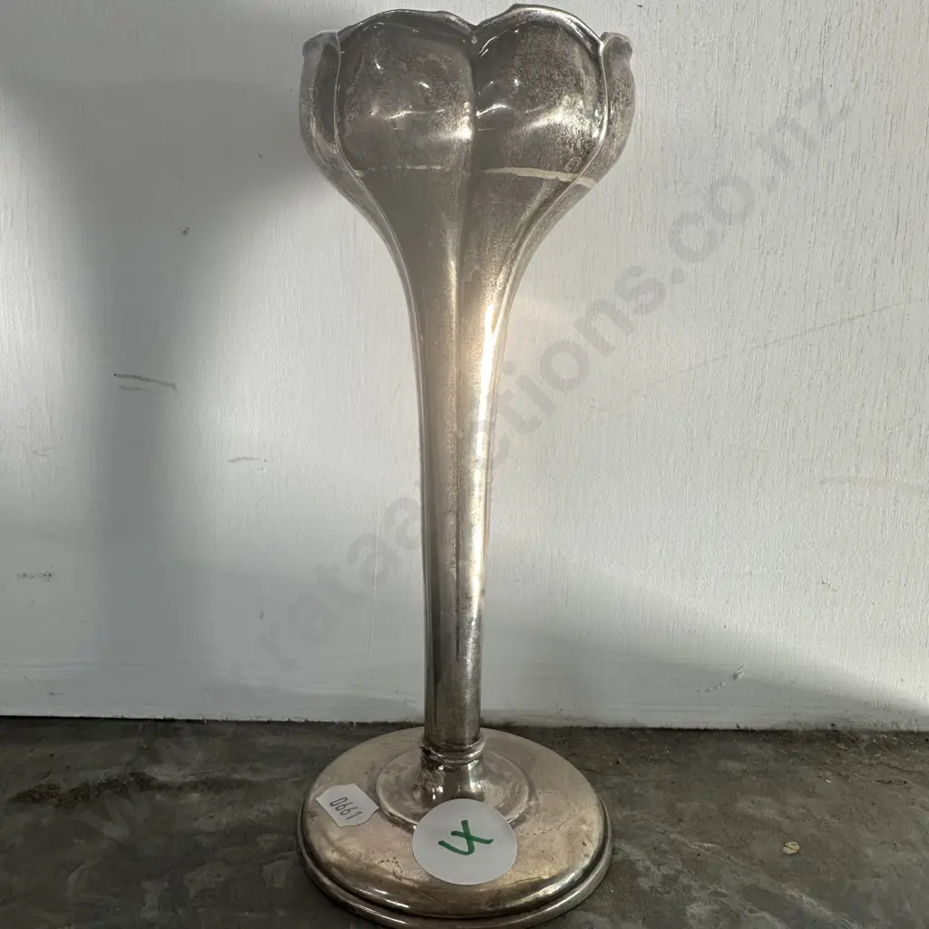 Sterling silver tulip vase 19cm tall Image 1++