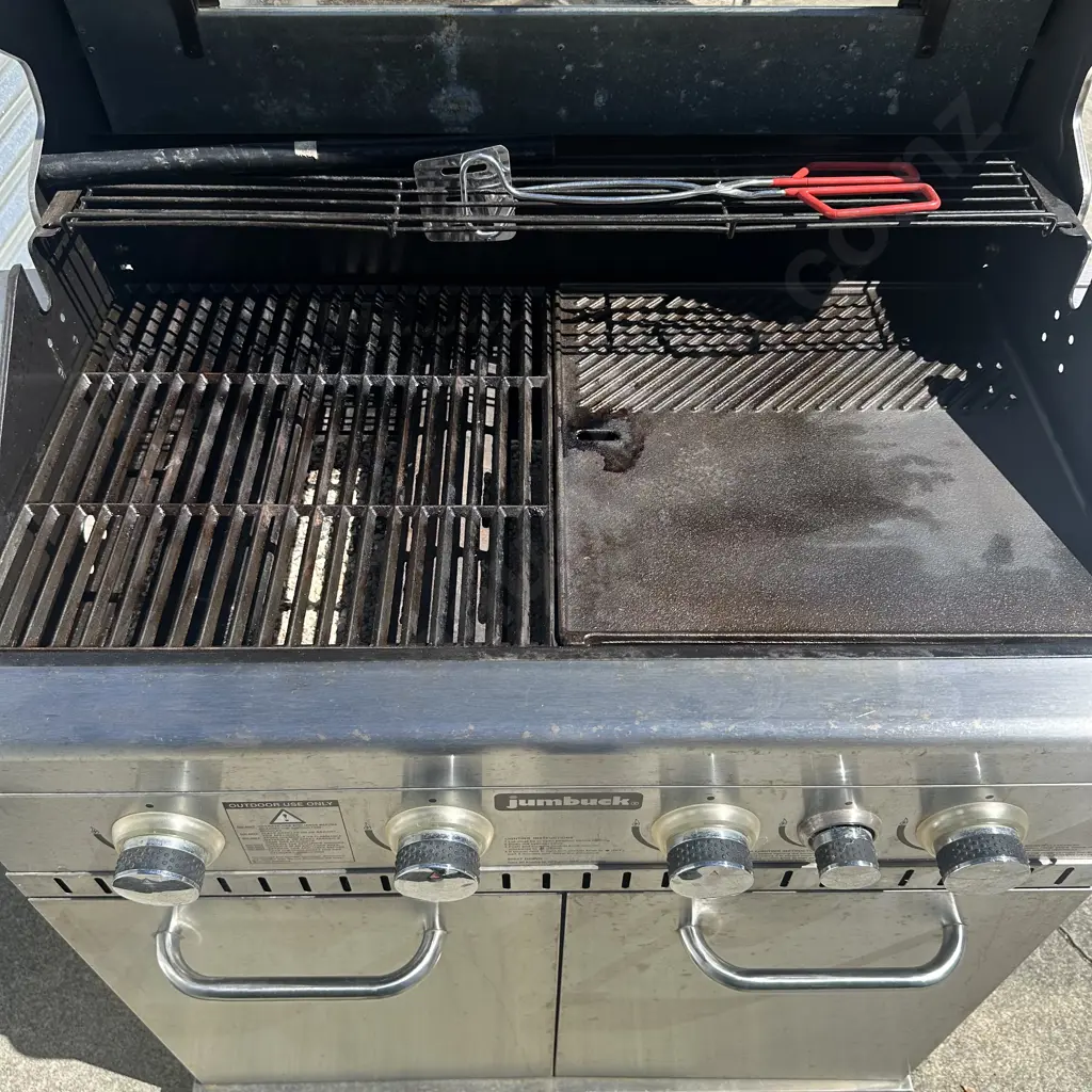 Jumbuck BBQ and bottle Image 1++