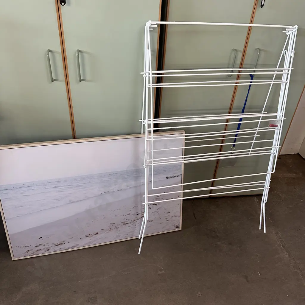 picture and clothes horse Image 1++