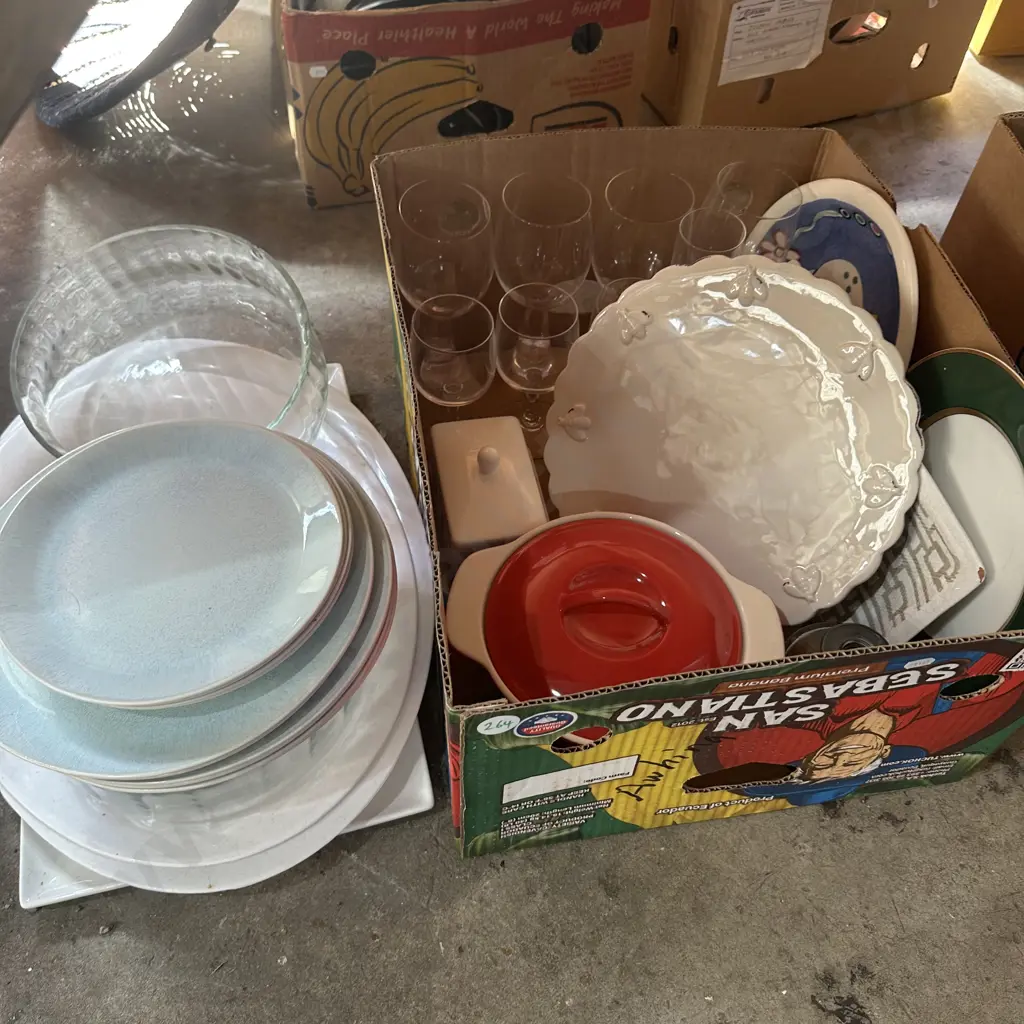 large lot kitchenware, platers etc Image 1++
