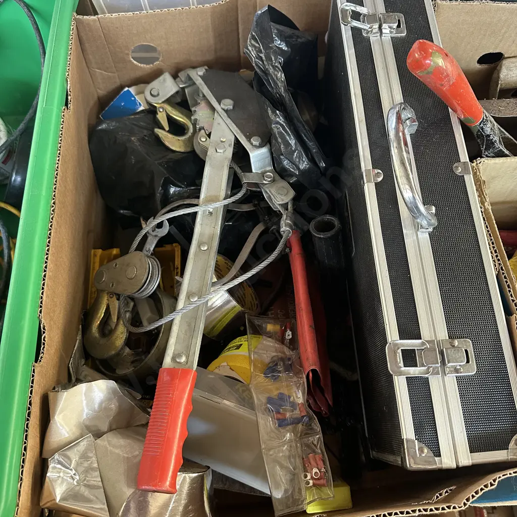 winch, tools, BBQ set, hardware, mask etc Image 1++