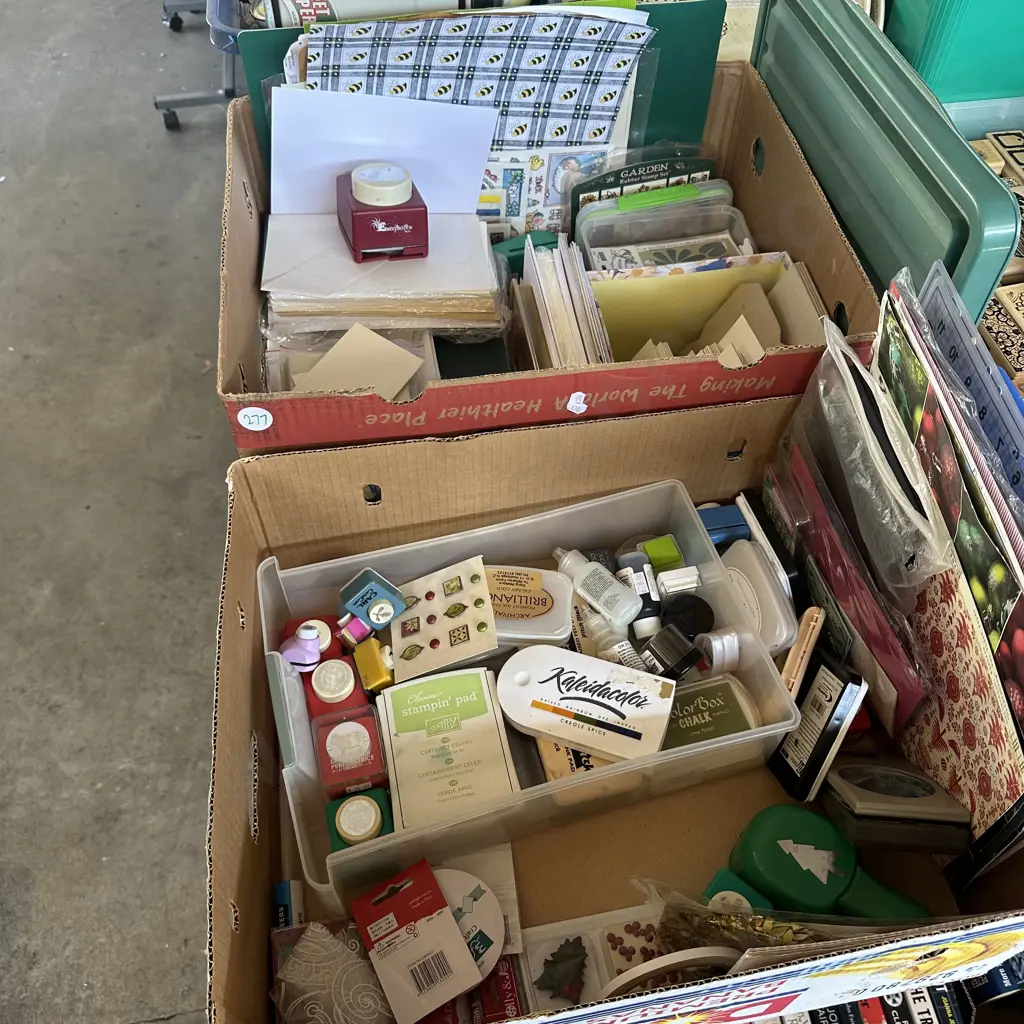 2 boxes of craft Image 1++