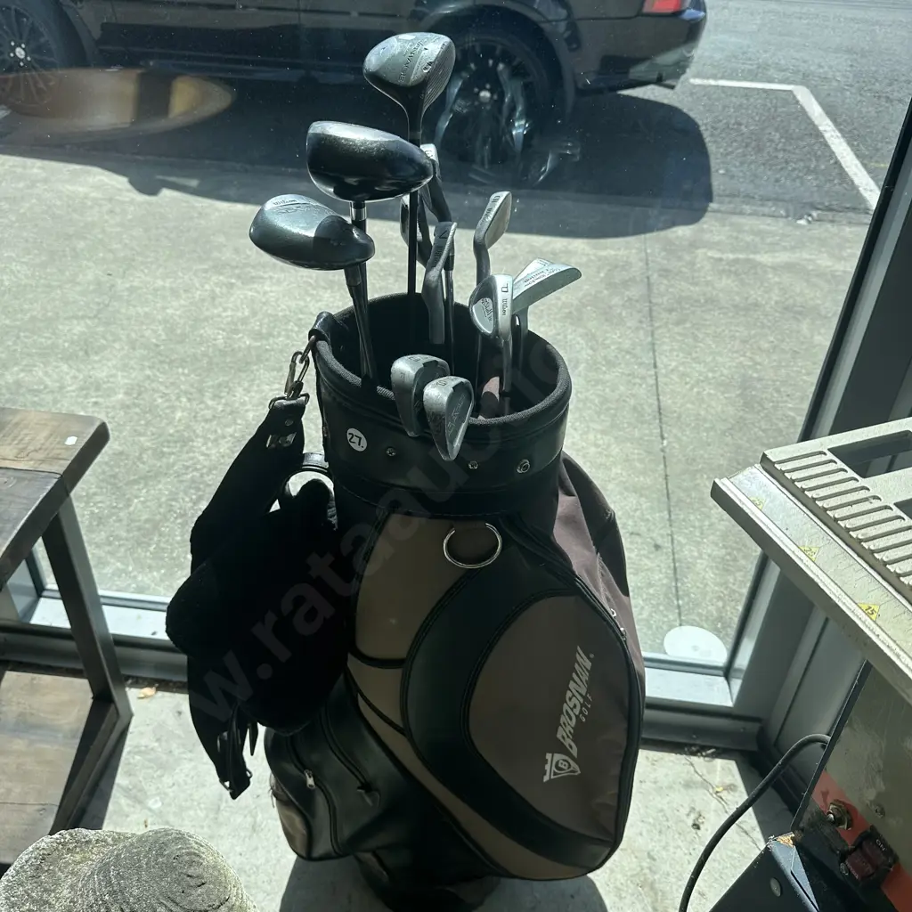 Wison golf set and Brosnan bag Image 1++