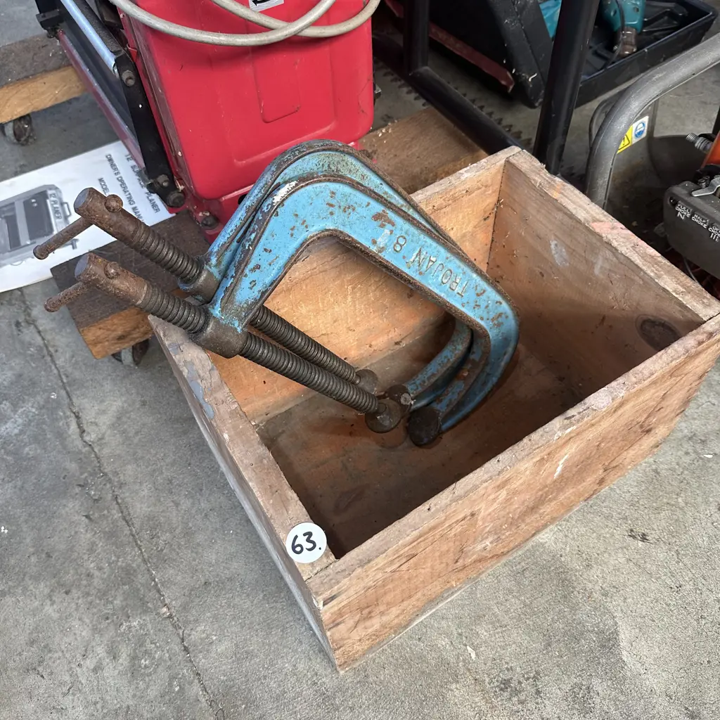 Pr Trojan 8 clamps and nail box Image 1++