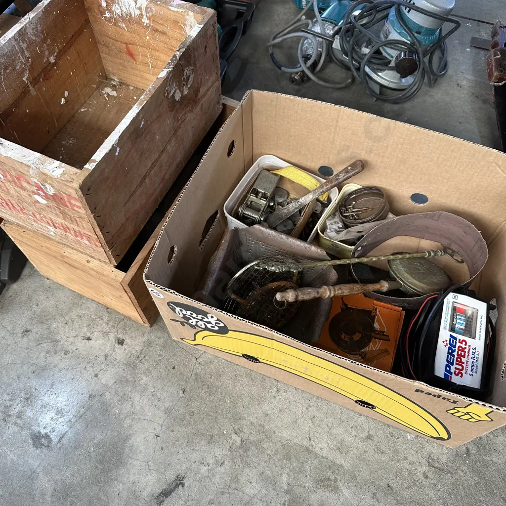 battery charger, brassware 2 nail boxes etc Image 1++