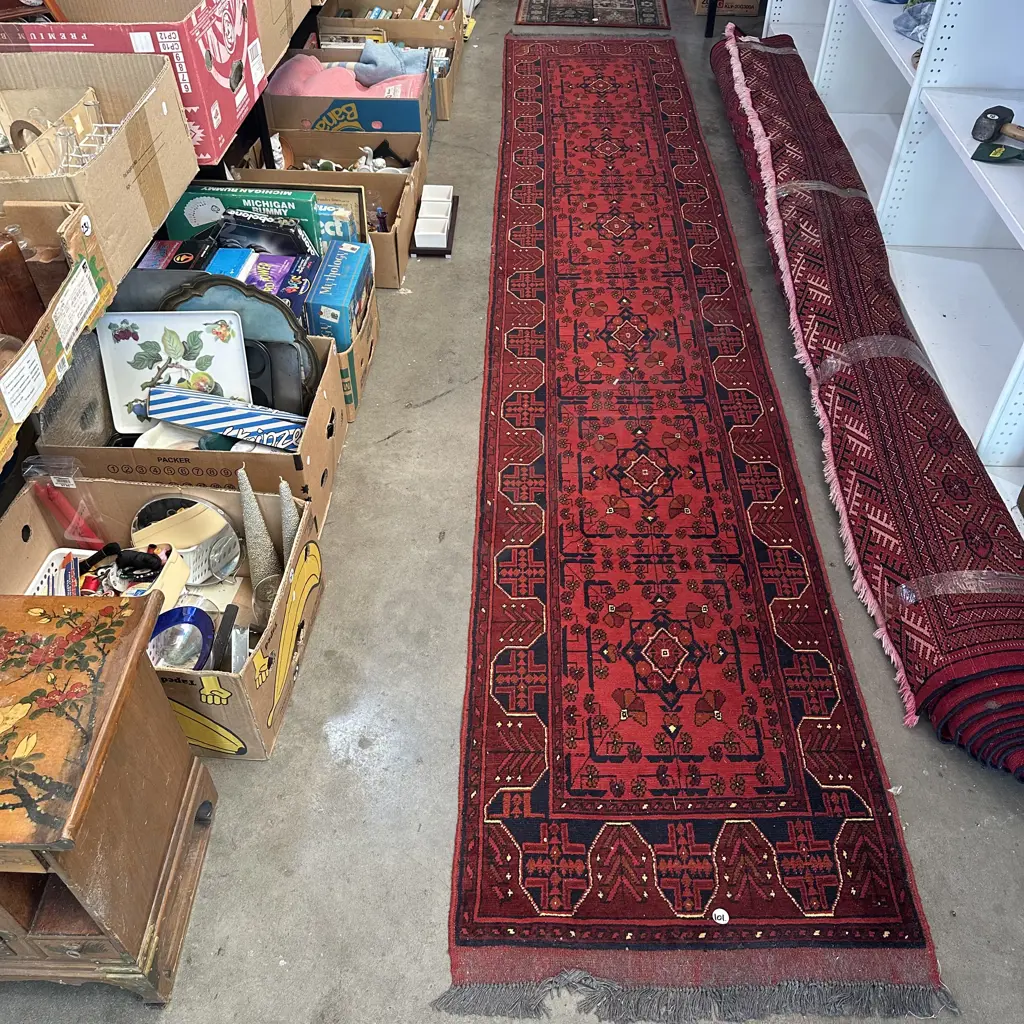 Persian hall runner excellent condition 3900 x 700 Image 1++
