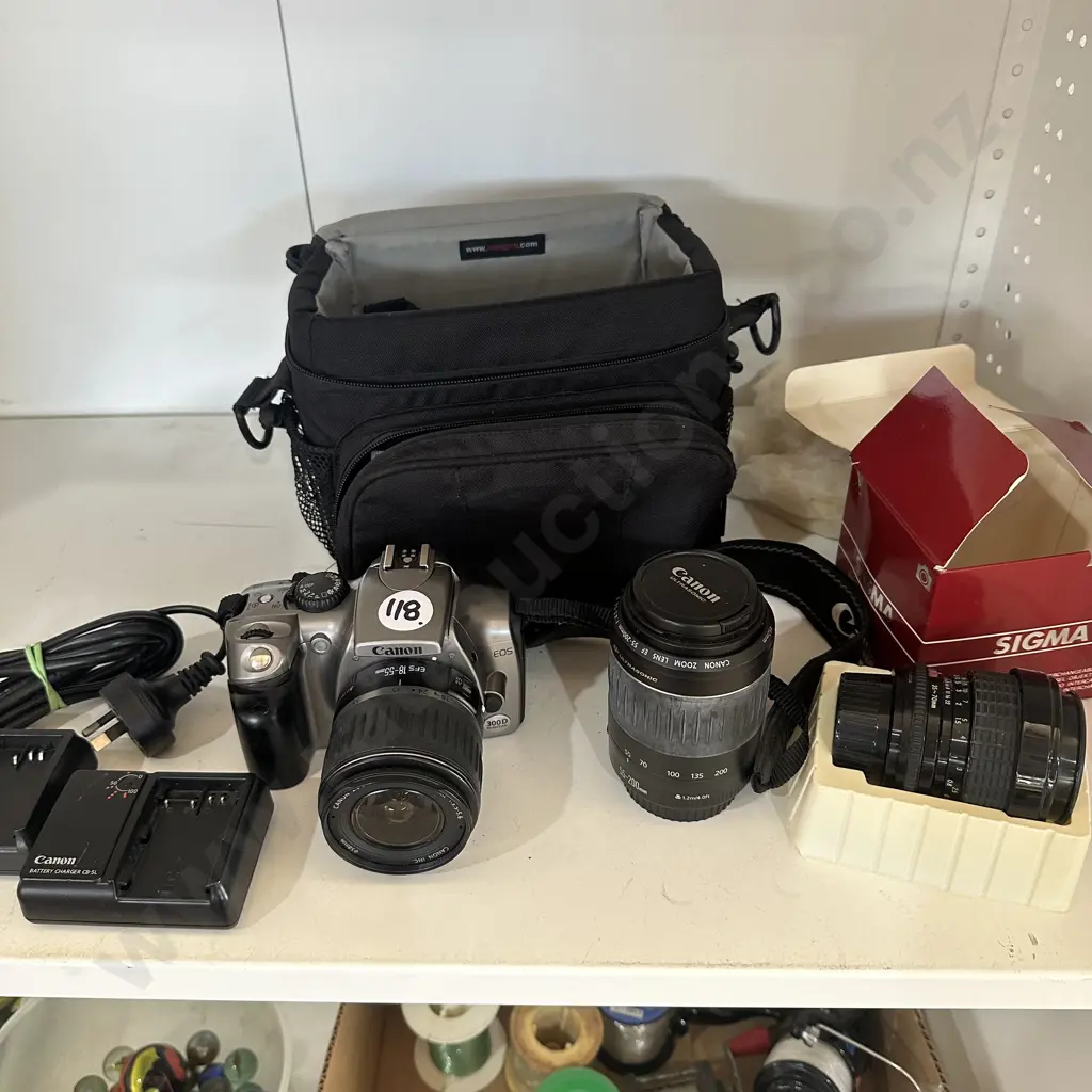 Canon EOS plus extra lens etc Image 1++