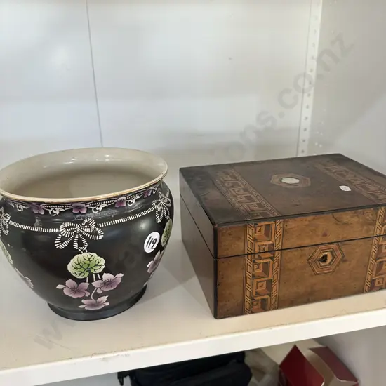 wooden box and Shelly planter  AF