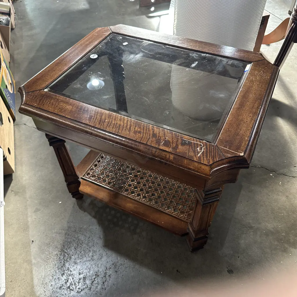 side table Image 1++