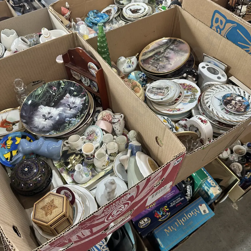 Two boxes of assorted china etc. Image 1++