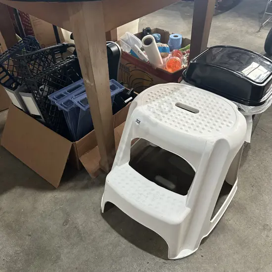 Step, rubbish bin, files.