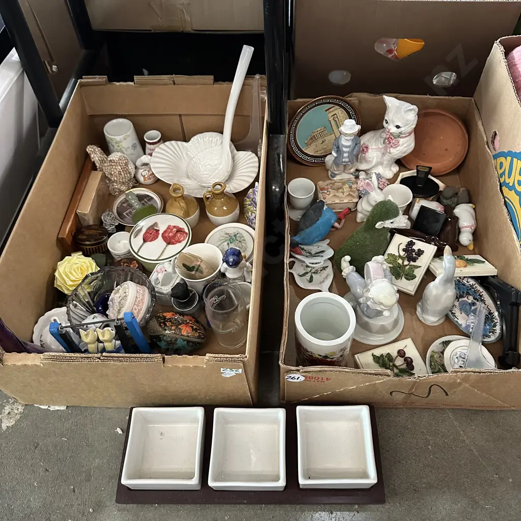 Two boxes of ornaments etc. Image 1++