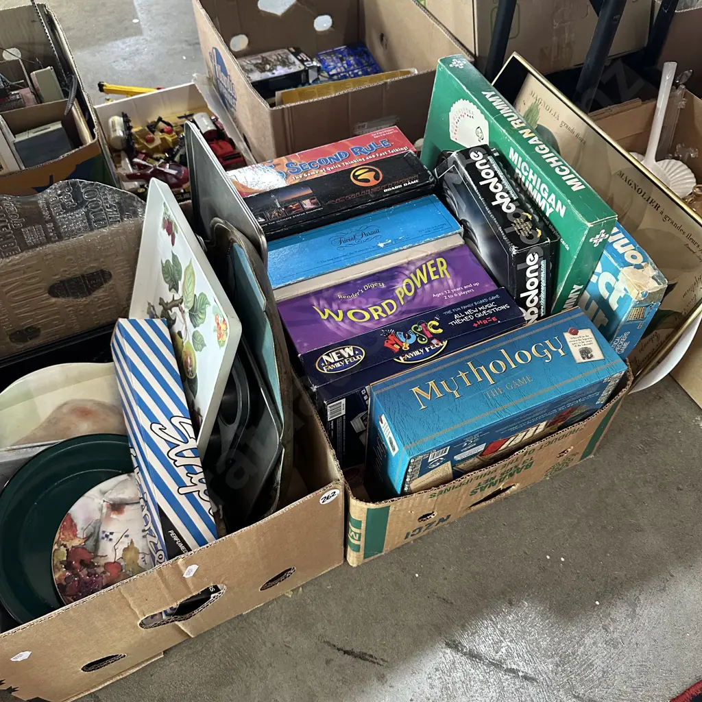 Two boxes games, trays and bakeware etc. Image 1++