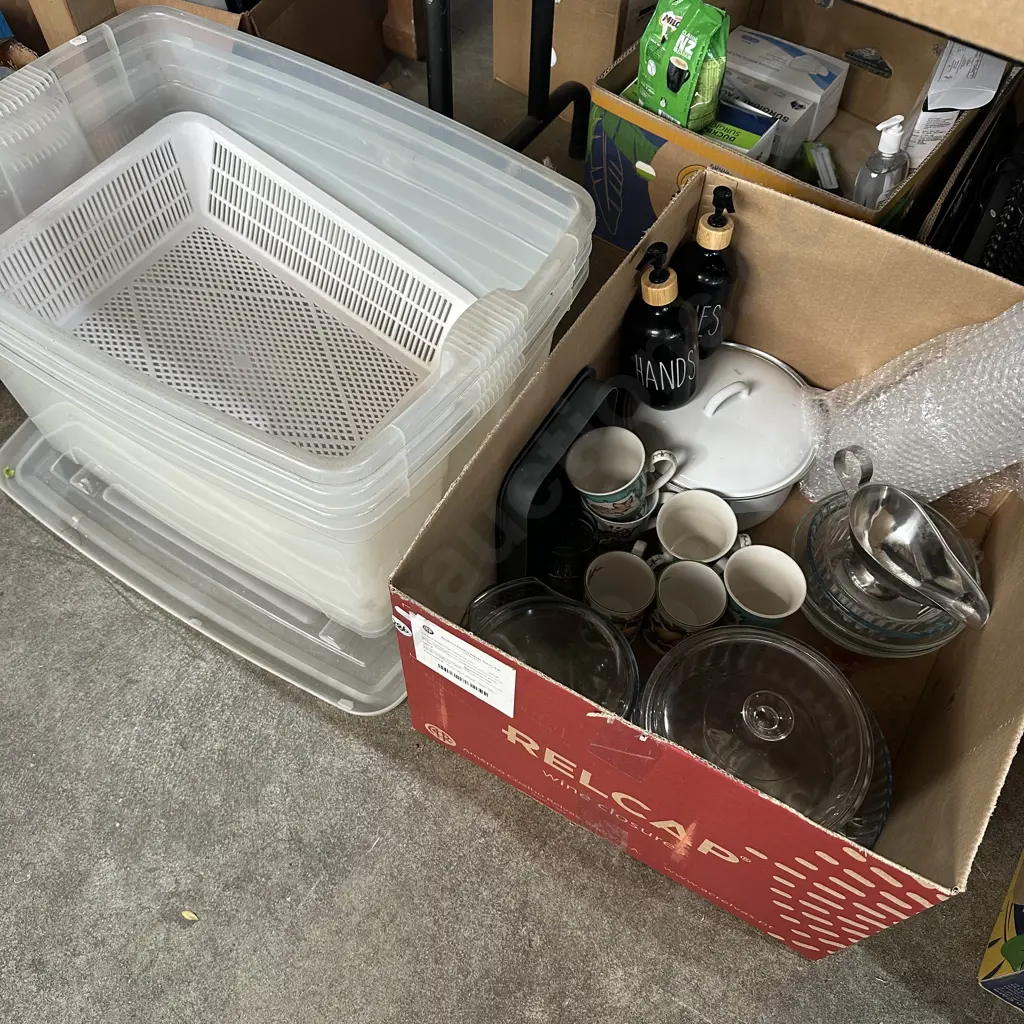 Box lot of kitchenware plus 3 bins and one lid. Image 1++
