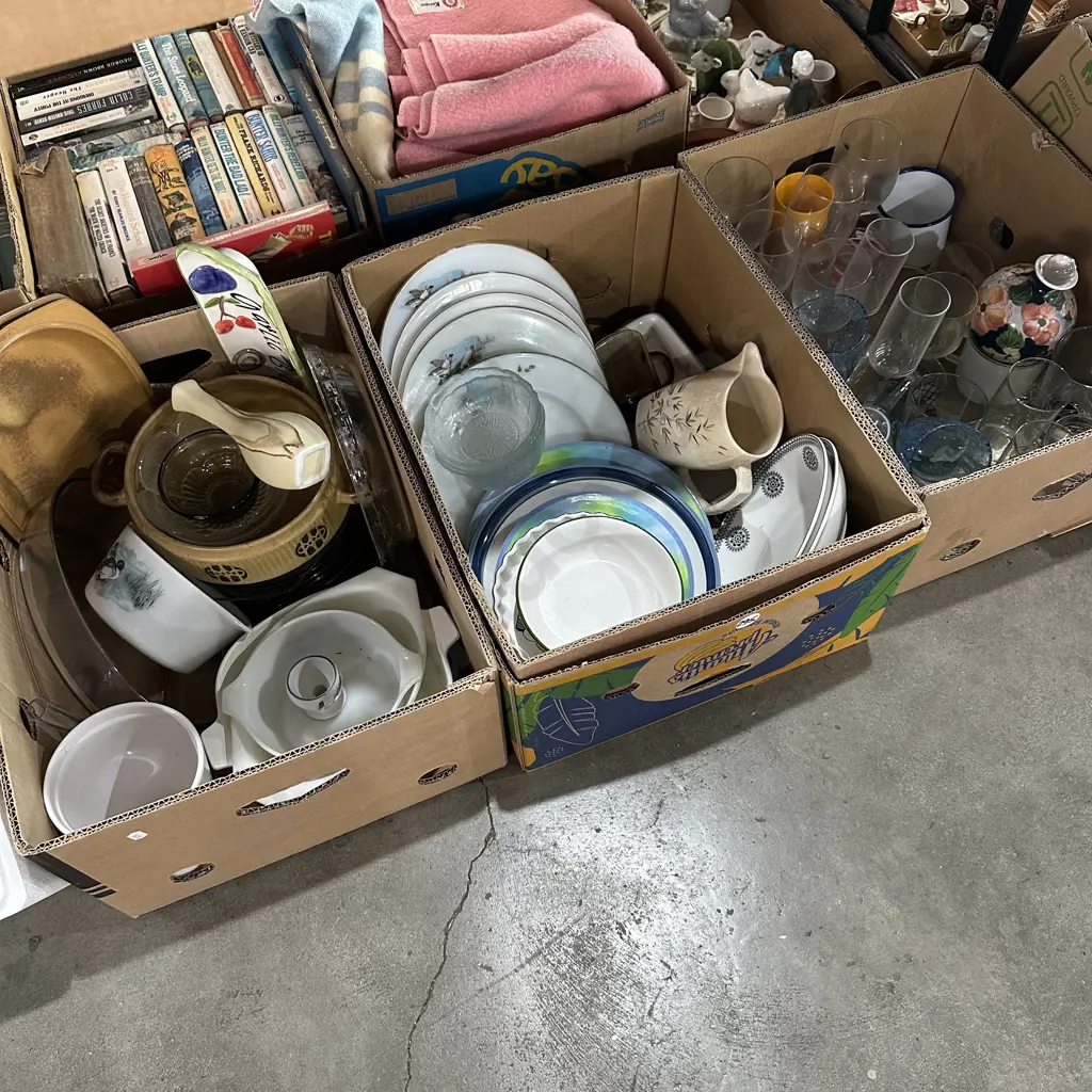 Three boxes glassware, plates including Temuka etc. Image 1++