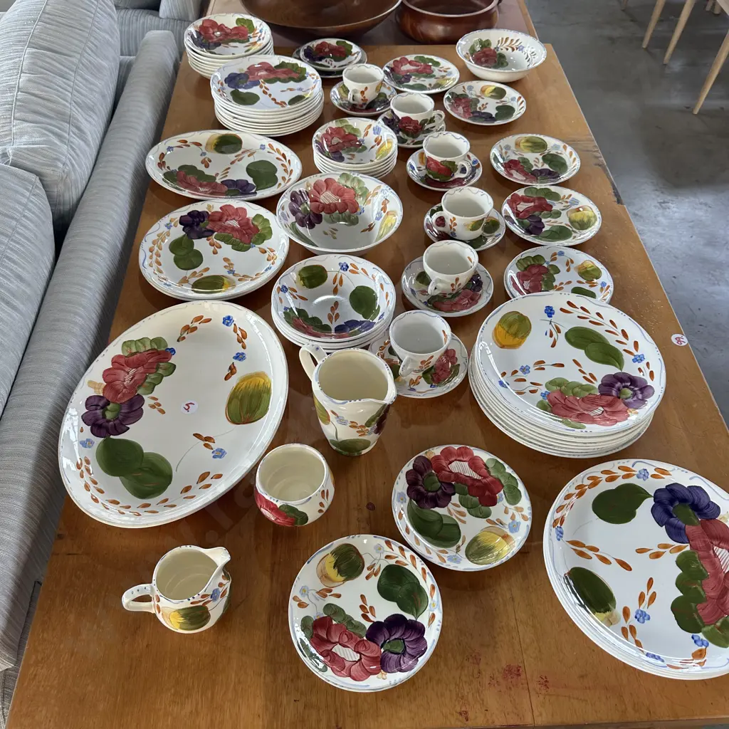 70pc good condition Fleurette pottery Image 1++