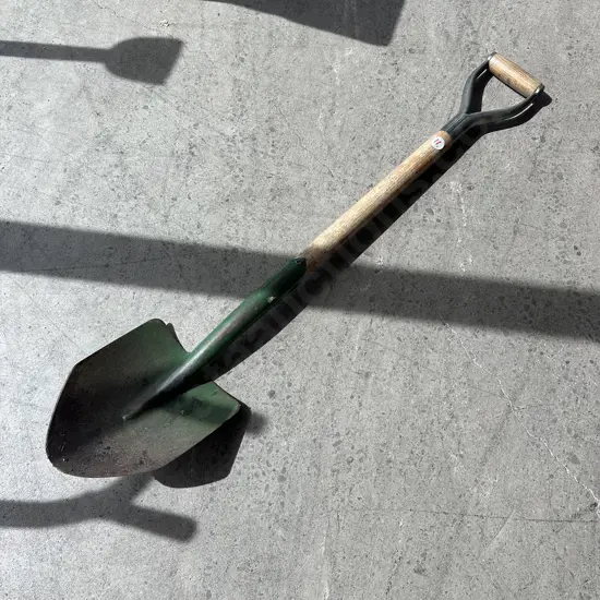 Atlas short handled shovel