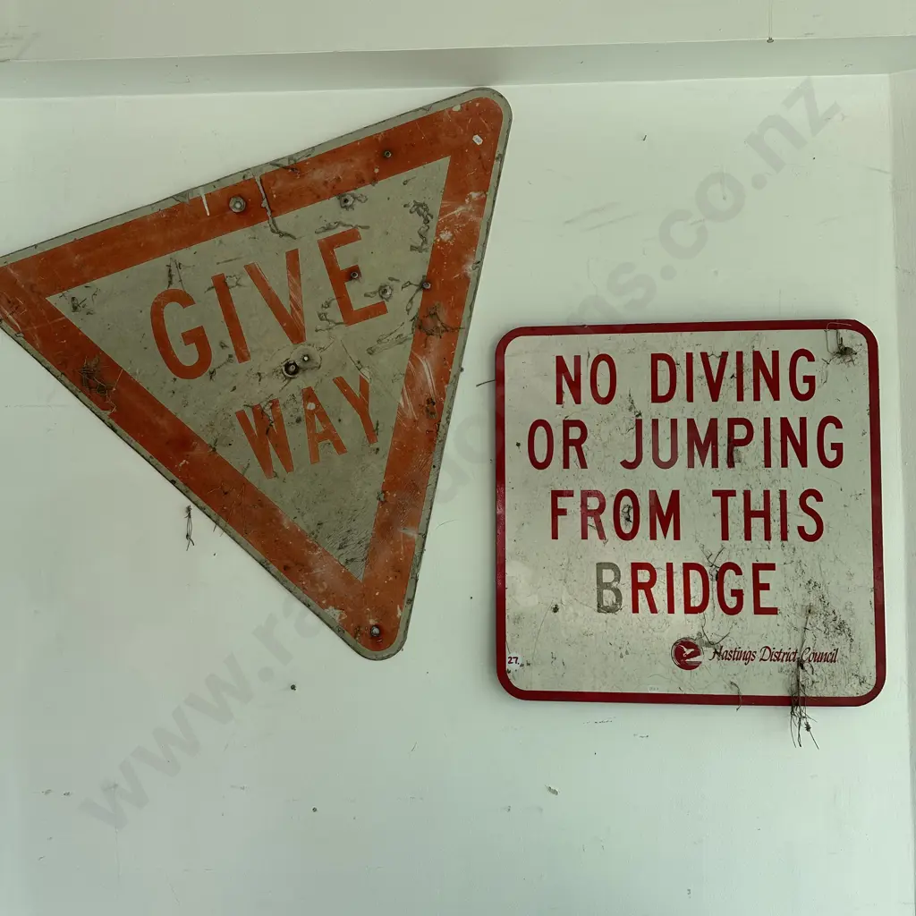 2 road signs Image 1++