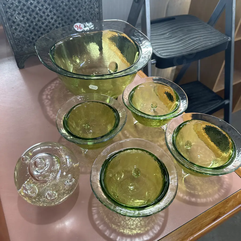 glass dessert set plus paper weight Image 1++