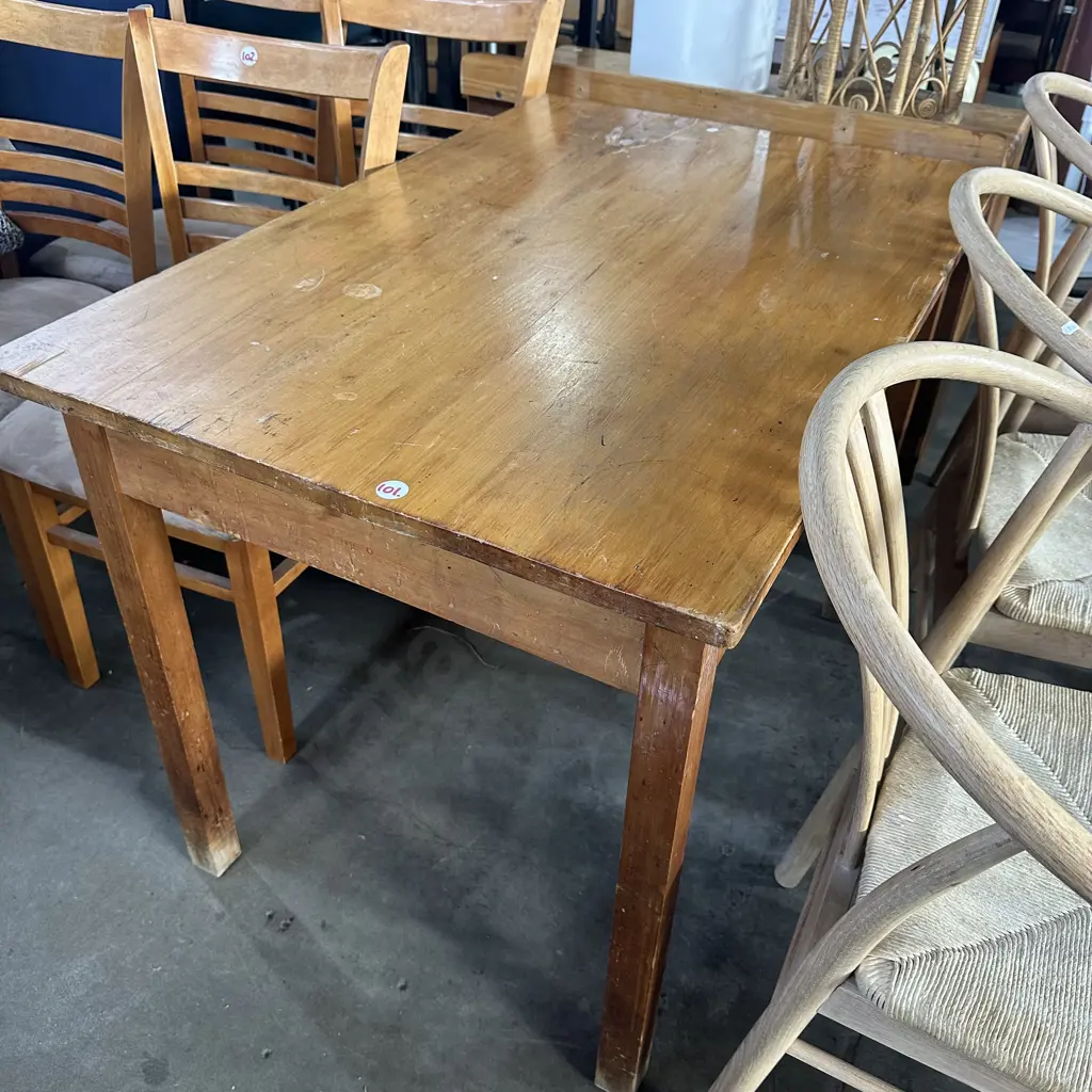 Rimu table 1060 x 700 Image 1++