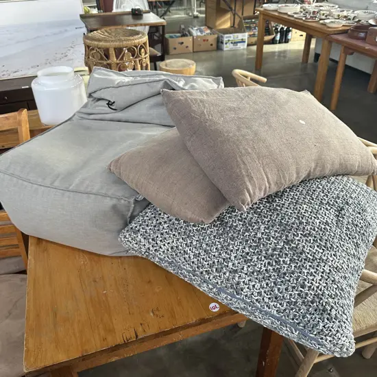 kiddy bean bag, 3 cushions