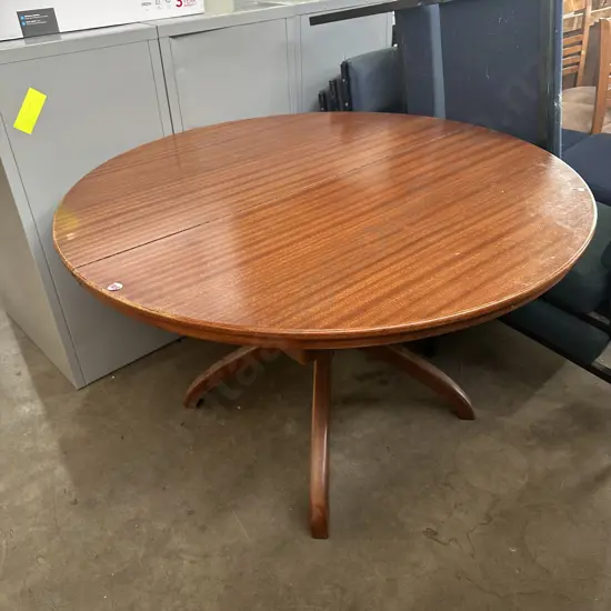 mid- century extendable table