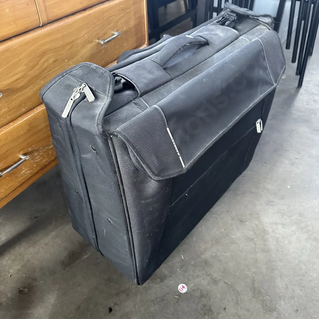 Delsey travel case Image 1++