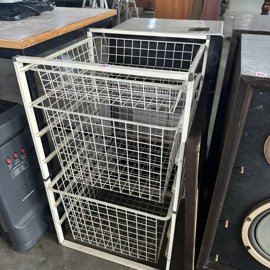 Wire basket and average gas heater