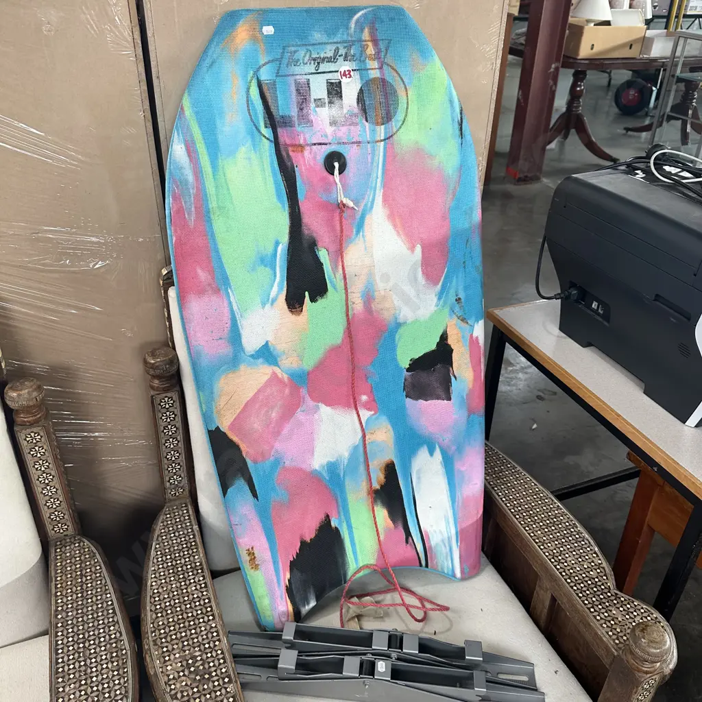 tv wall mounts and boogy board Image 1++